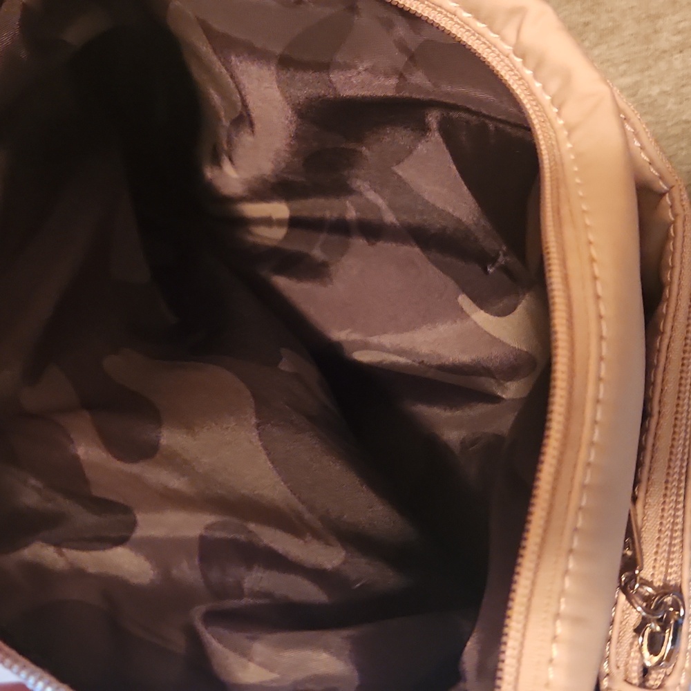 MAXX New York Cream Shoulder Bag - Picture 4 of 14